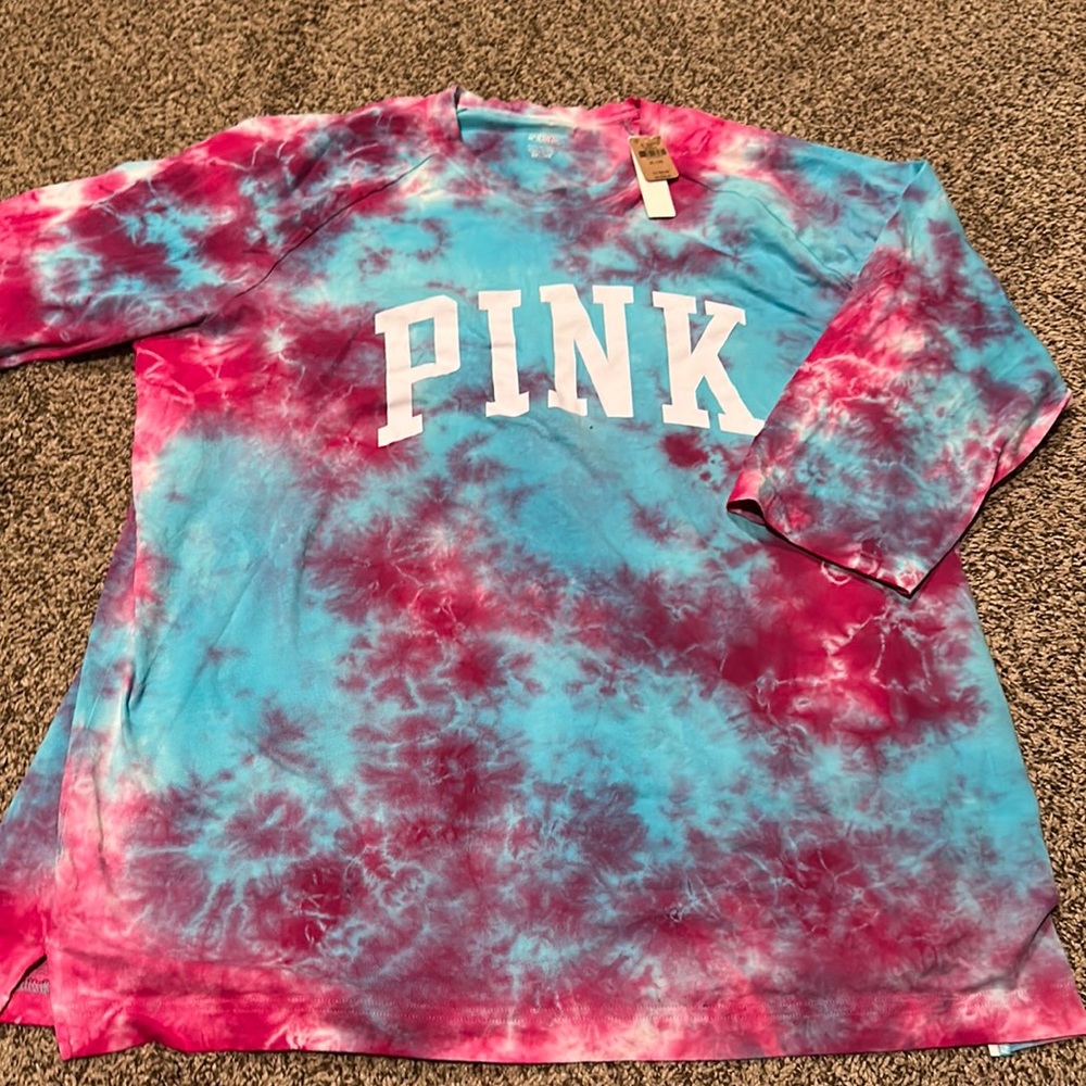 New with tags 3quarter sleeve tie dye tee size XL